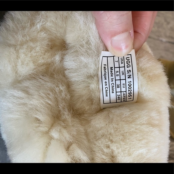 Ugg Bailey Button Gold Boot - Picture 5 of 8